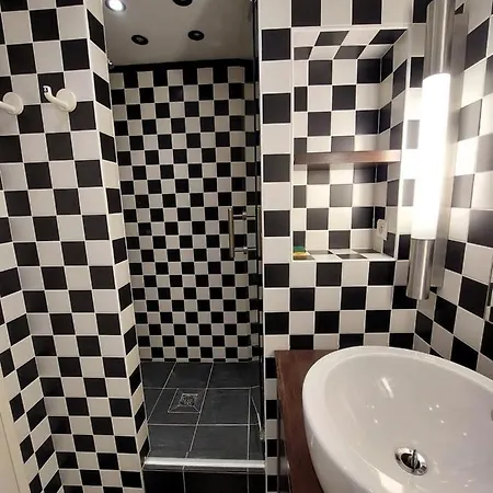 Apartment Face Au Port - Vue - Jardin - Wifi - Menage - 4 Pers *